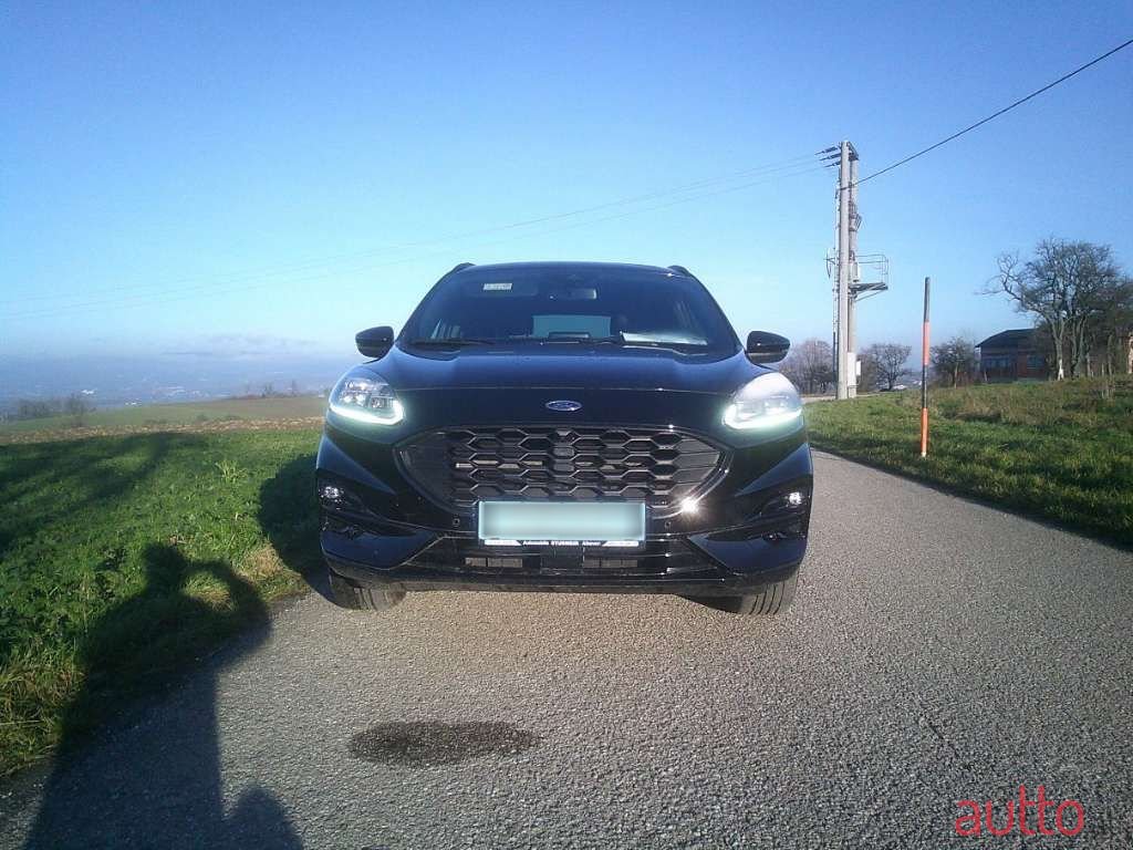 2023' Ford Kuga photo #3