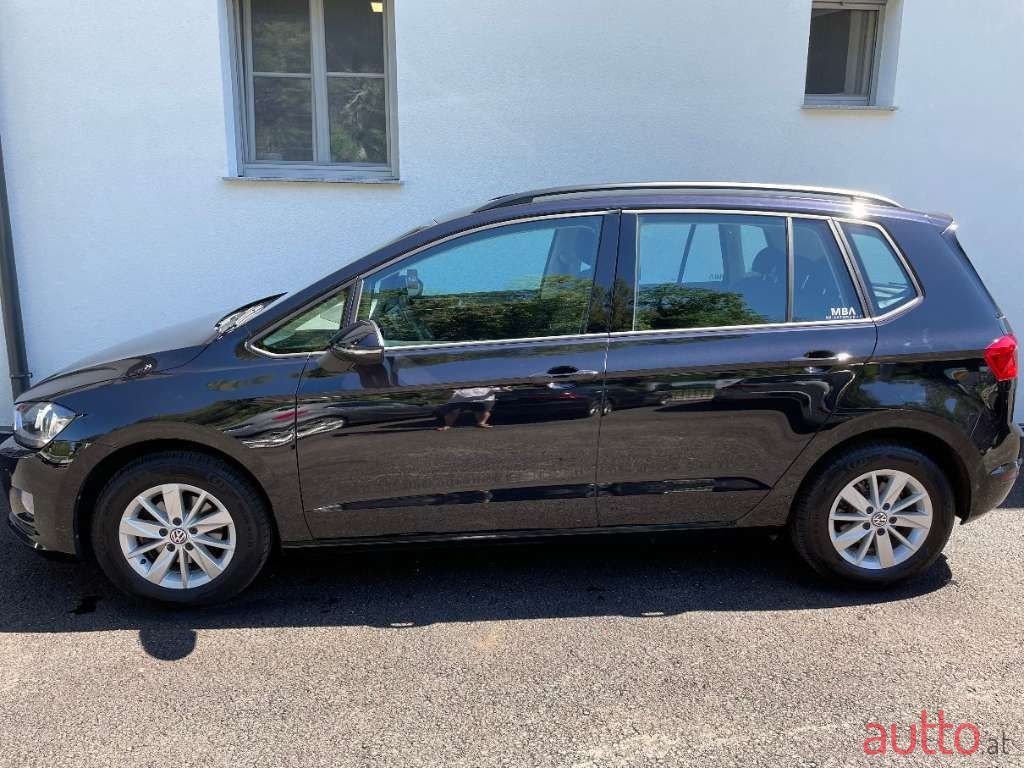 2015' Volkswagen Golf photo #5