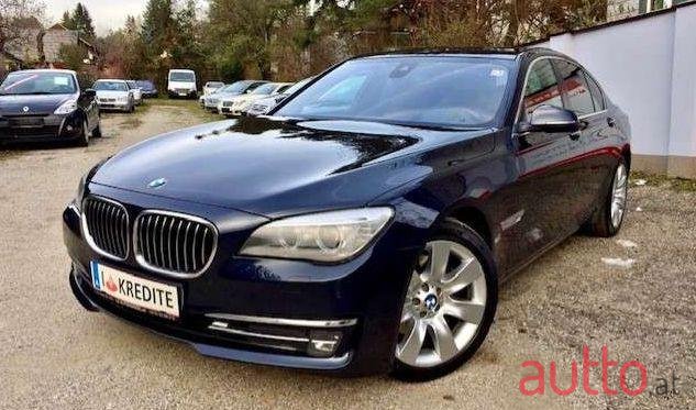 2013' BMW 7Er-Reihe photo #3