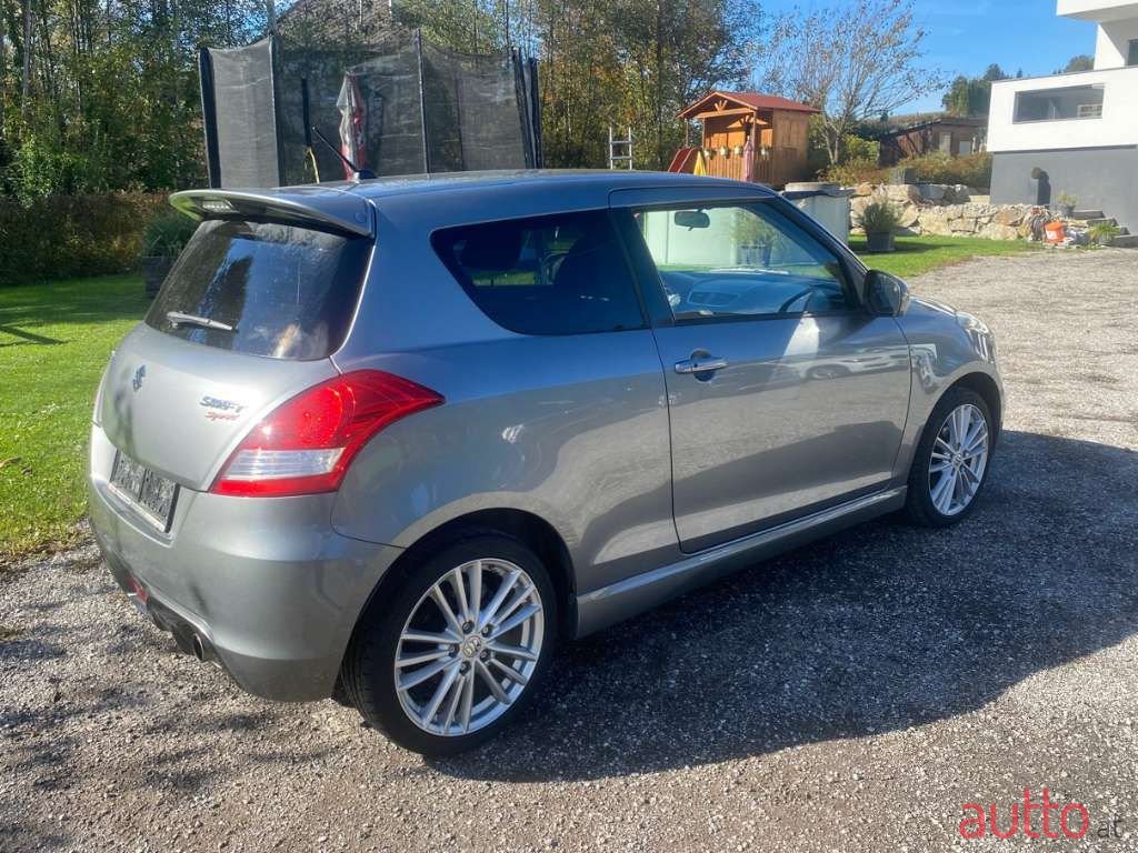 2016' Suzuki Swift photo #2