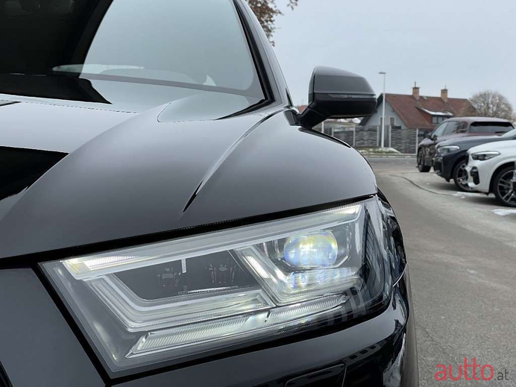 2020' Audi Q5 photo #5