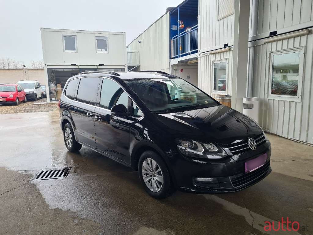 2015' Volkswagen Sharan photo #3