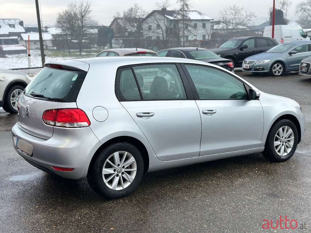 2011' Volkswagen Golf photo #6