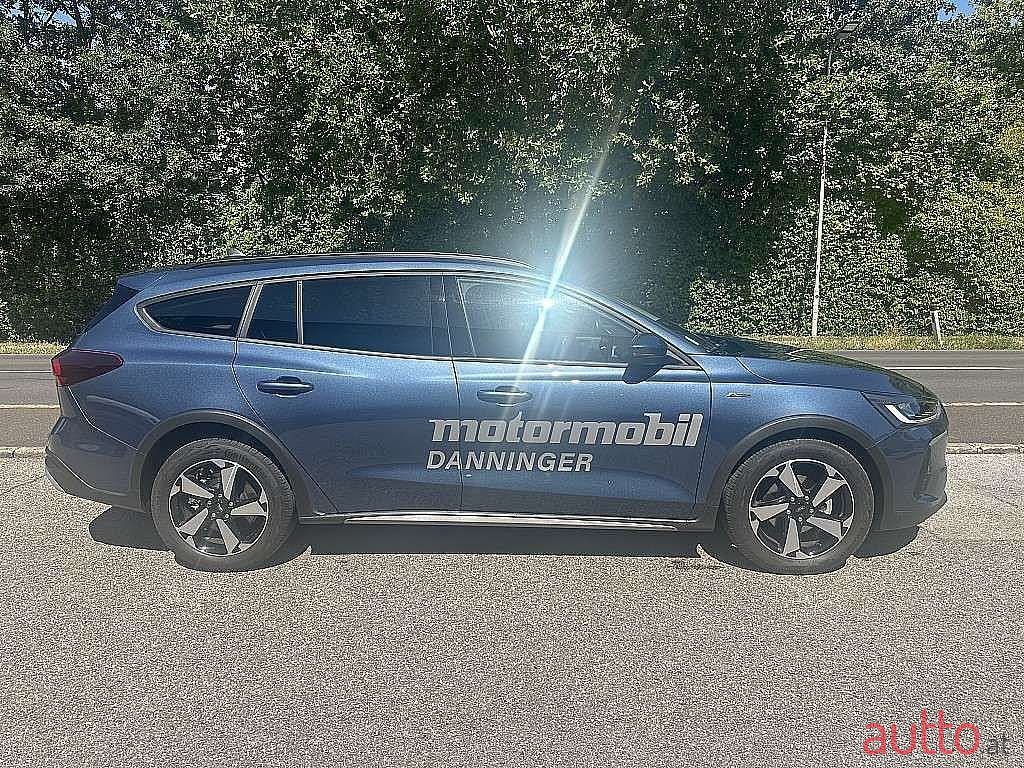 2024' Ford Focus photo #3