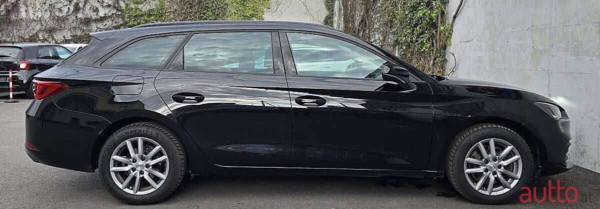 2023' SEAT Leon photo #5
