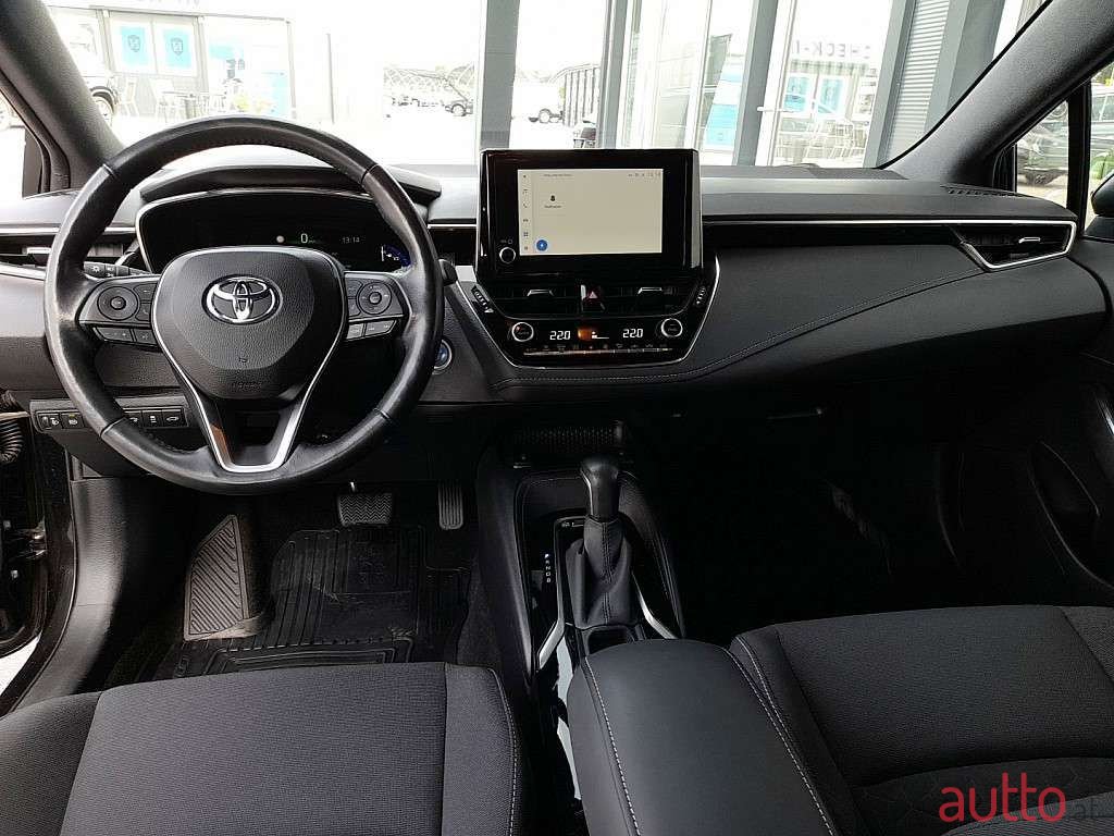 2022' Toyota Corolla photo #3