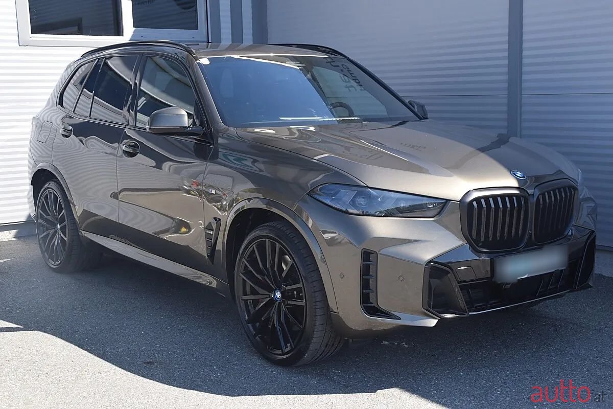 2023' BMW X5 photo #2