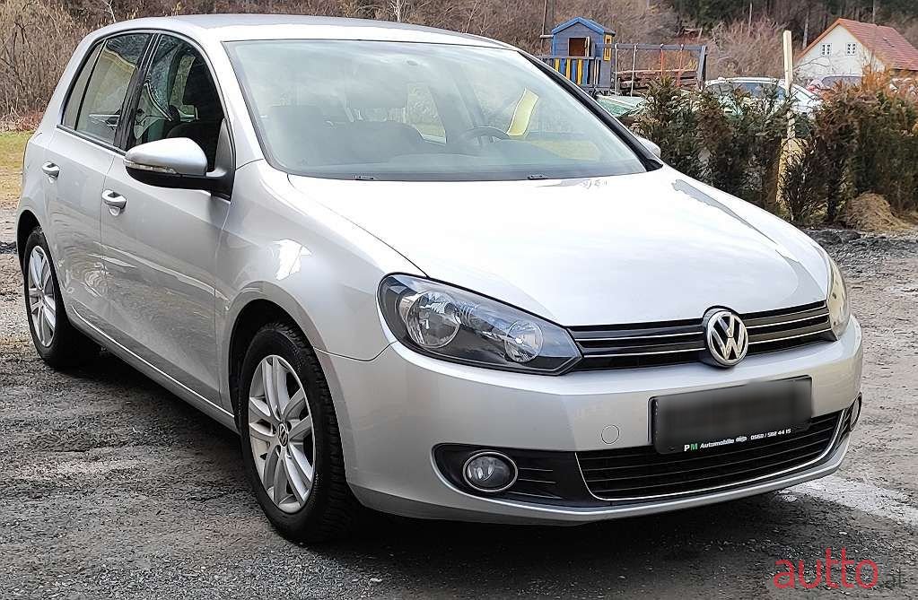 2012' Volkswagen Golf photo #4