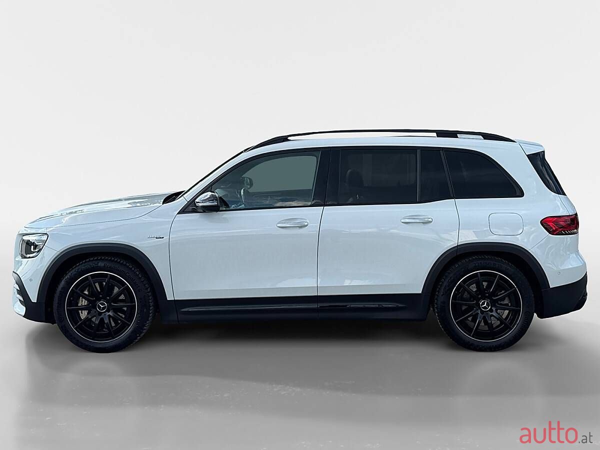 2022' Mercedes-Benz GLB photo #2