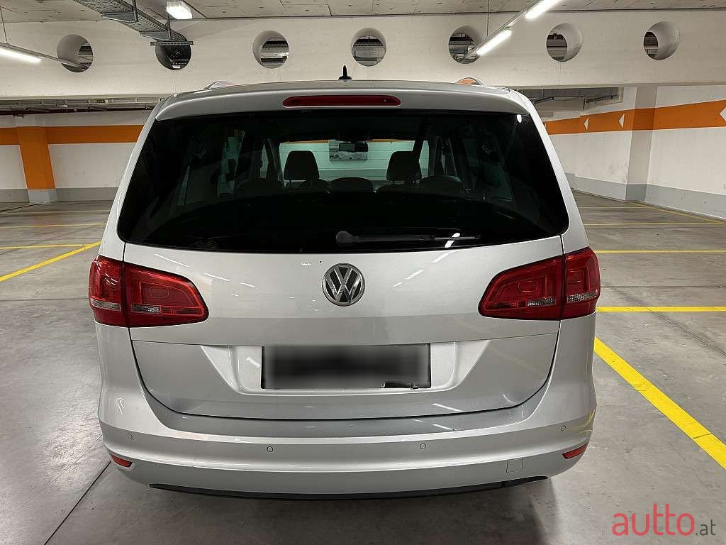 2011' Volkswagen Sharan photo #4