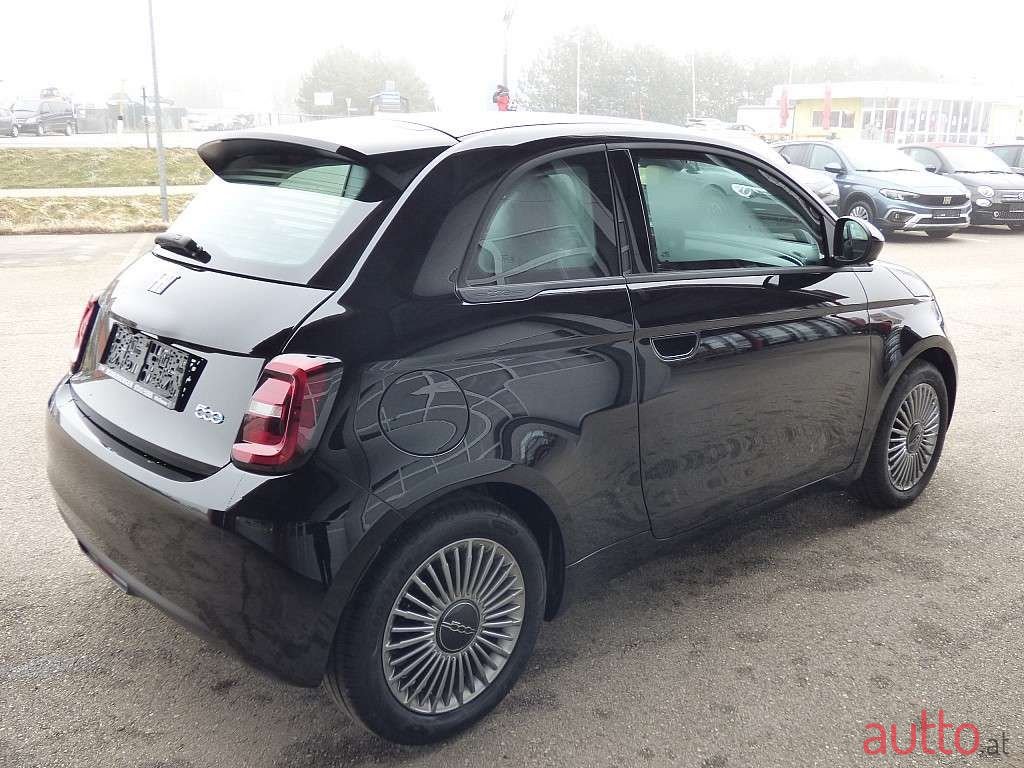 2023' Fiat 500 E photo #3