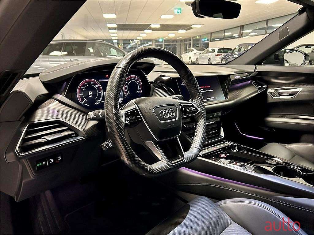 2021' Audi e-tron GT photo #3