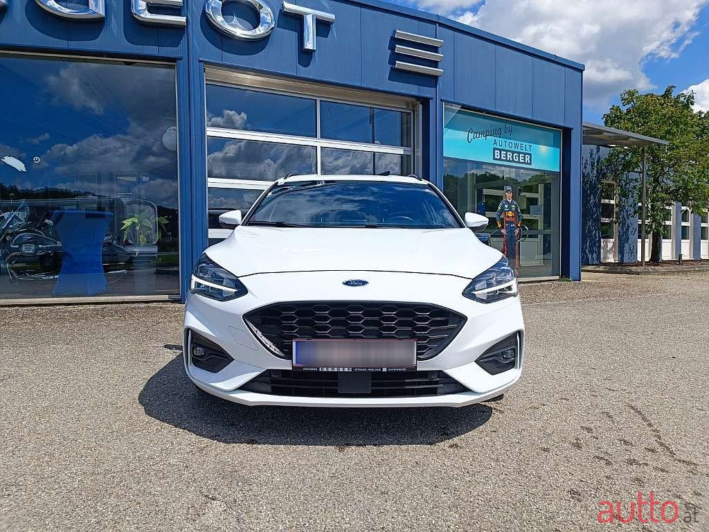 2020' Ford Focus photo #1