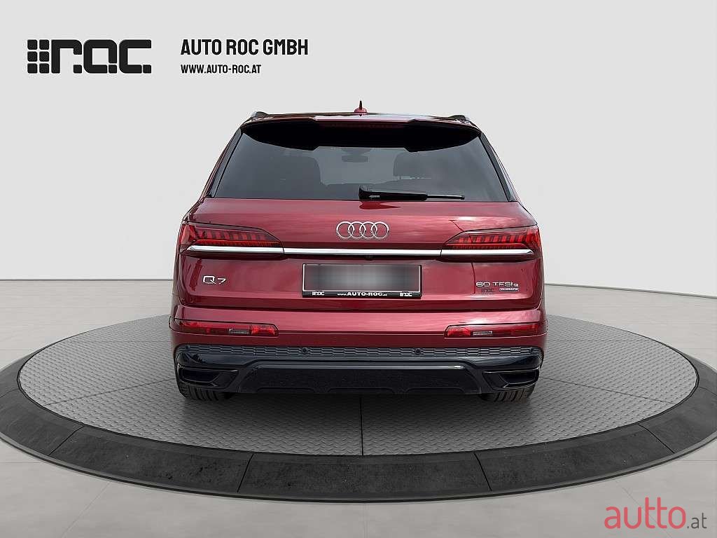 2021' Audi Q7 photo #4