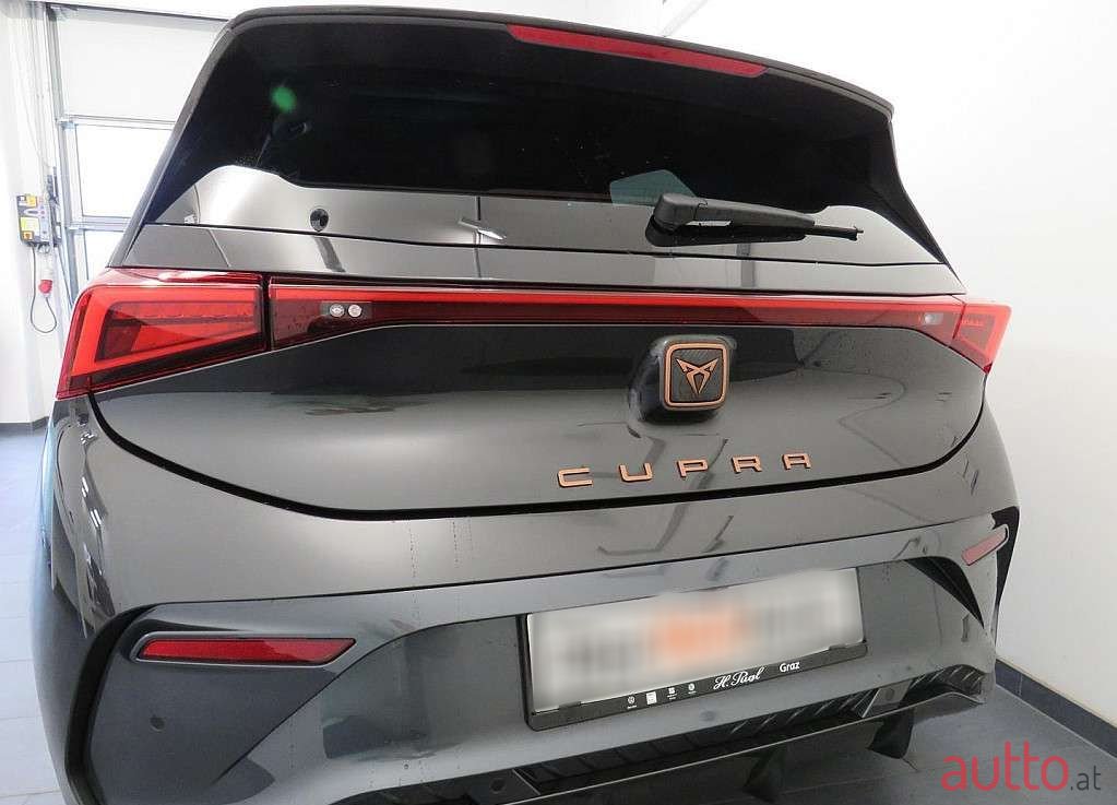 2023' Cupra Born photo #5