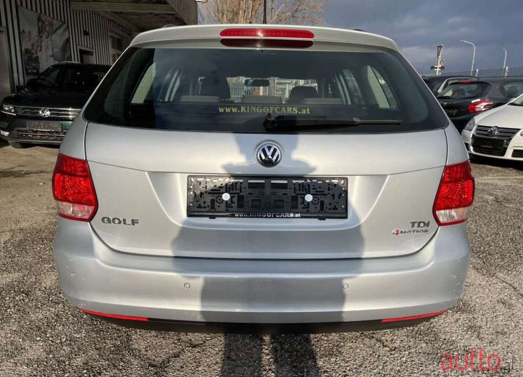 2008' Volkswagen Golf photo #3