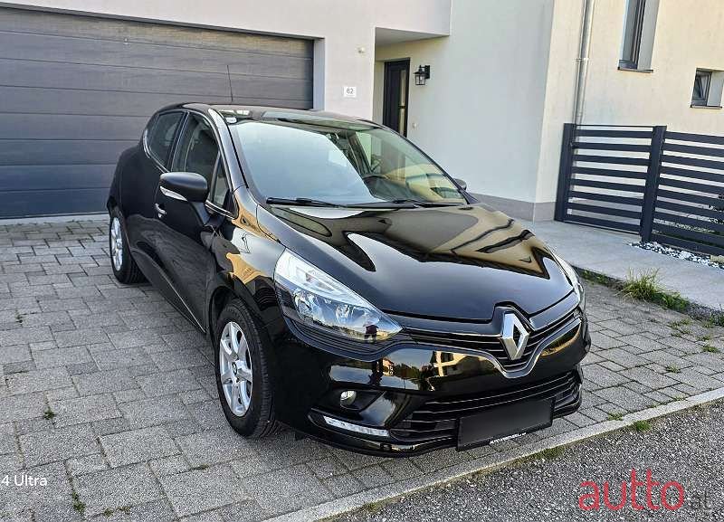 2019' Renault Clio photo #3