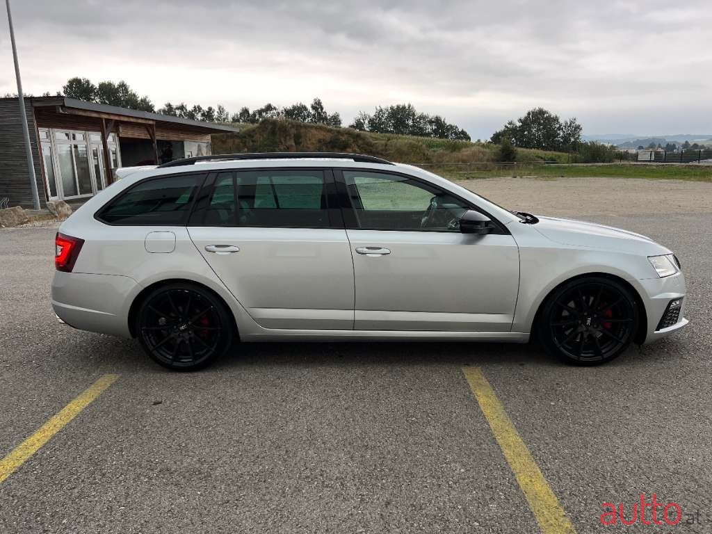 2019' Skoda Octavia photo #4