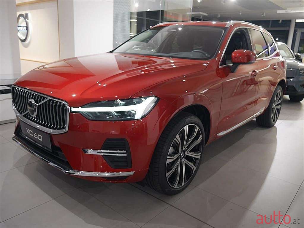 2022' Volvo XC60 photo #1
