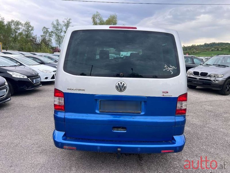 2006' Volkswagen Multivan photo #6