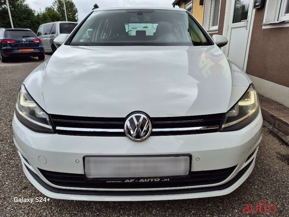 2013' Volkswagen Golf photo #2