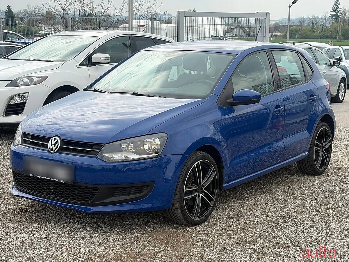 2010' Volkswagen Polo photo #1