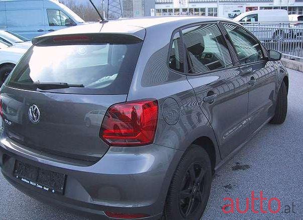 2016' Volkswagen Polo photo #5