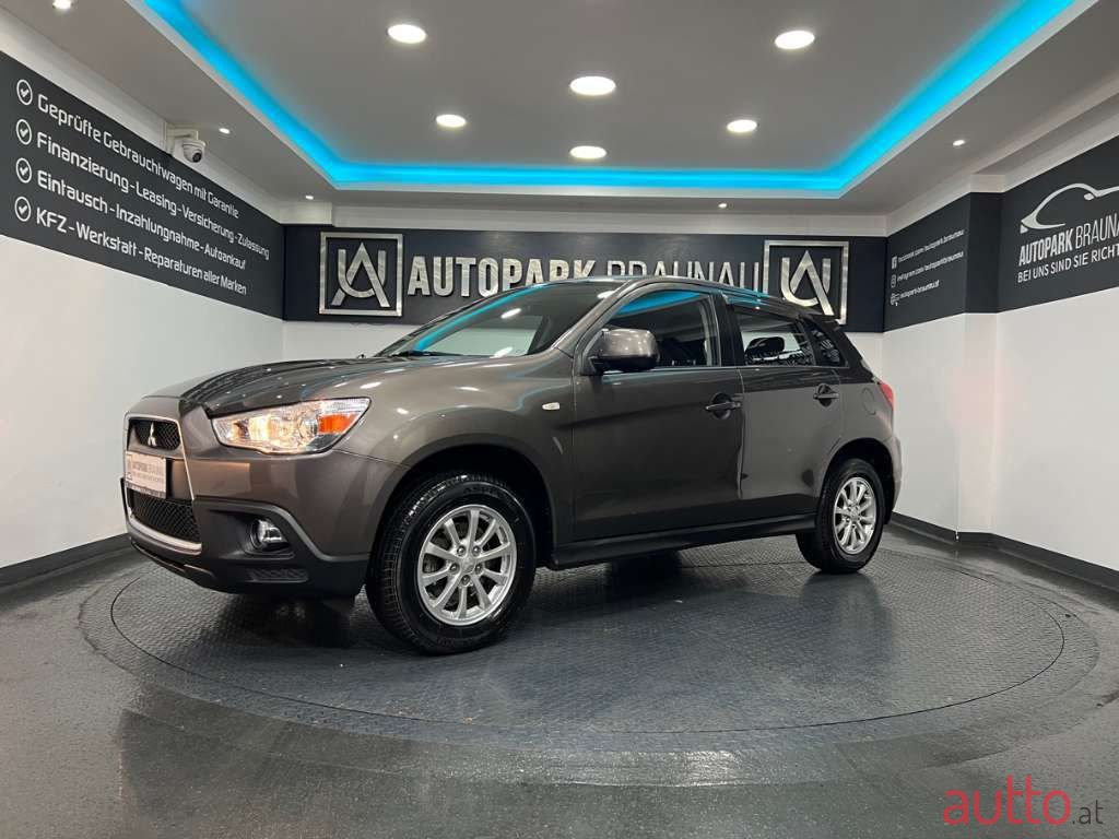 2012' Mitsubishi ASX photo #2