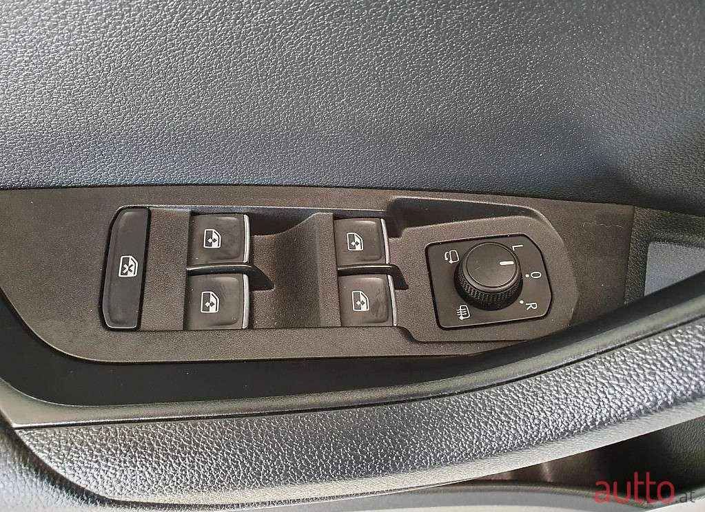 2018' Skoda Karoq photo #5