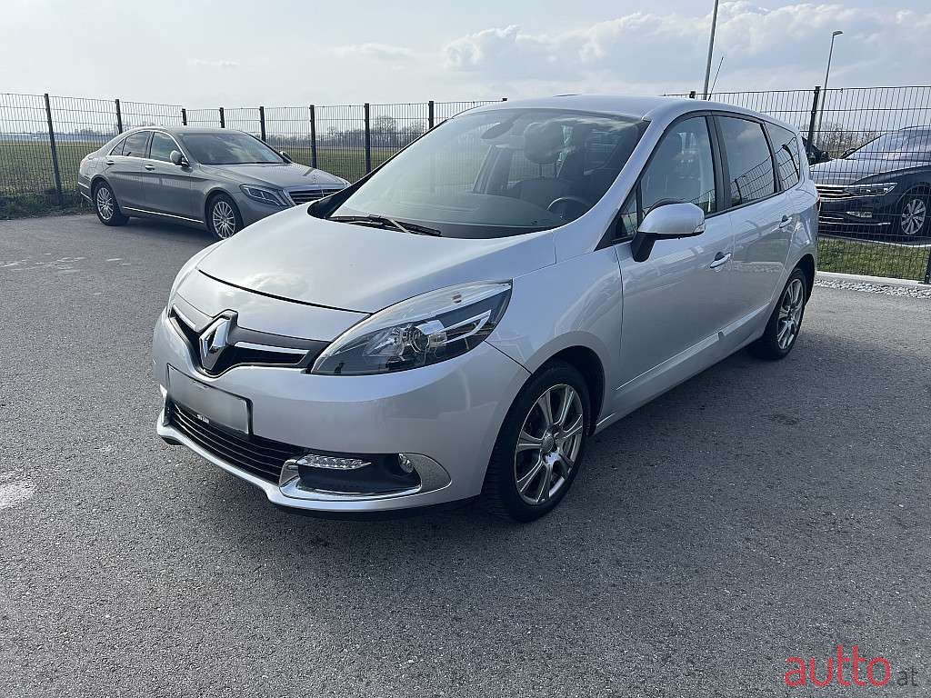 2012' Renault Grand Scenic photo #3