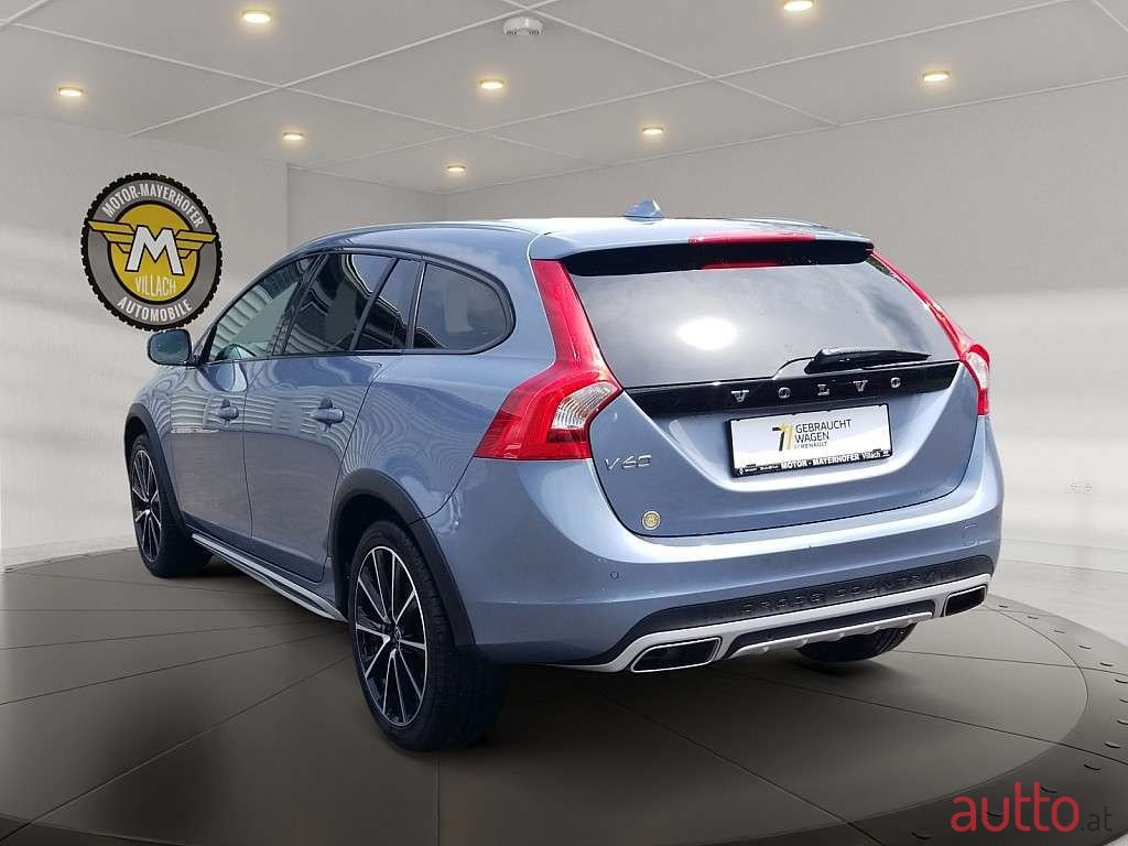 2017' Volvo V60 photo #2