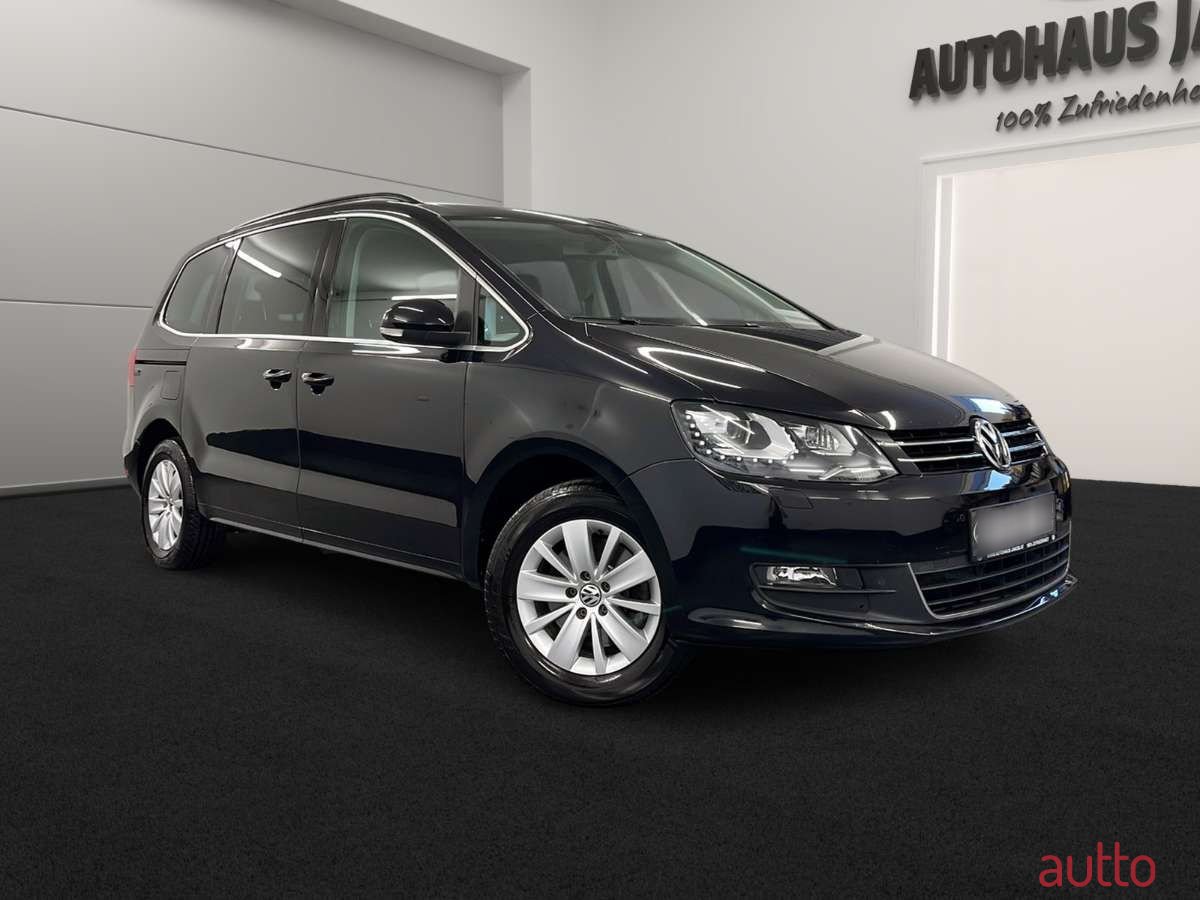 2015' Volkswagen Sharan photo #2