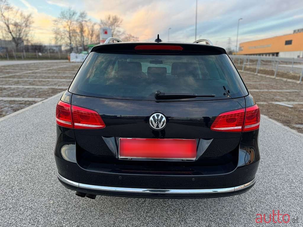 2012' Volkswagen Passat photo #4