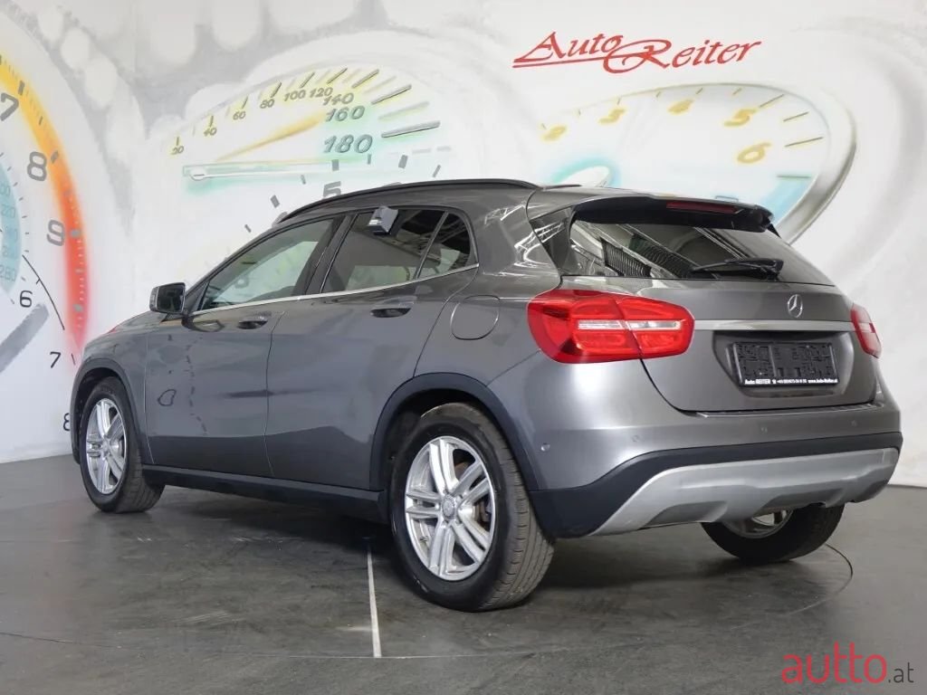 2017' Mercedes-Benz Gla-Klasse photo #4