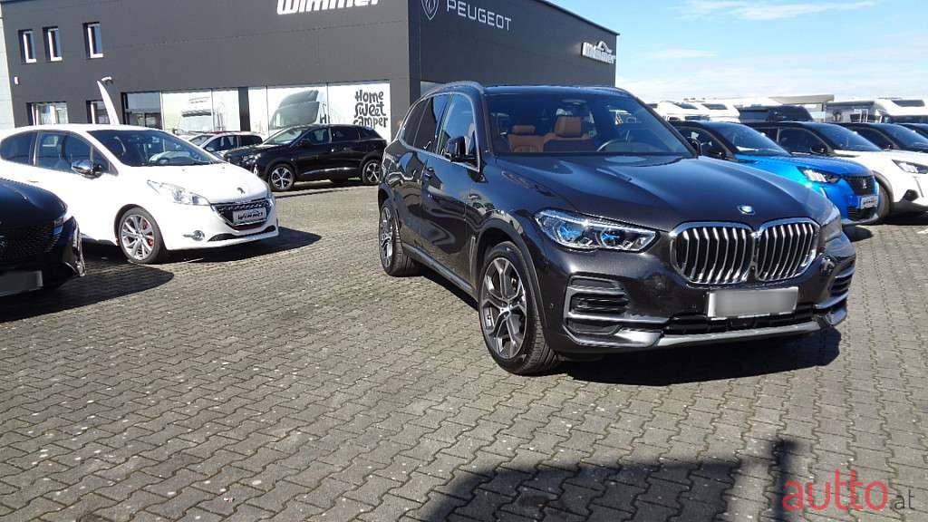 2021' BMW X5 photo #3