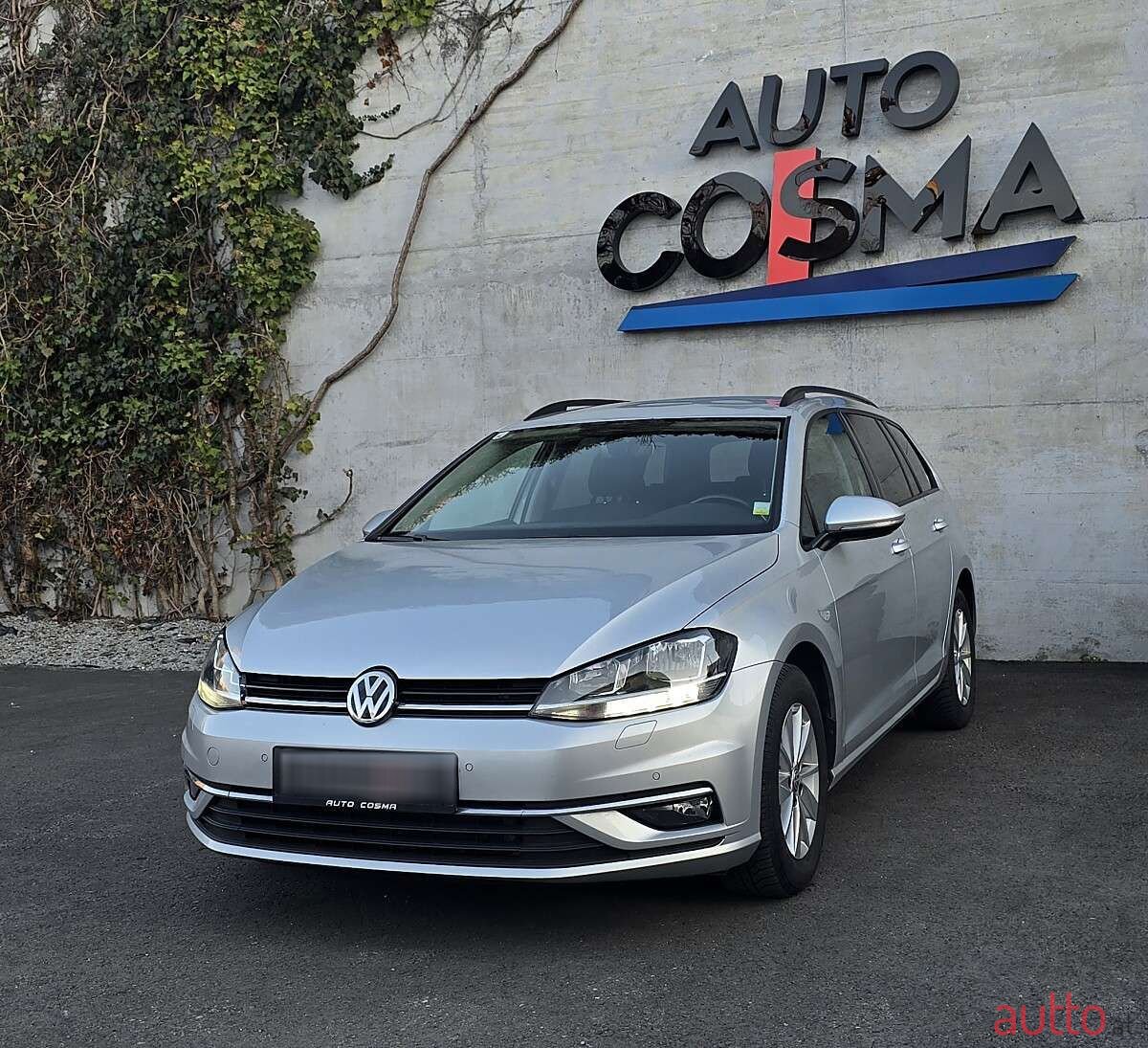 2019' Volkswagen Golf photo #1