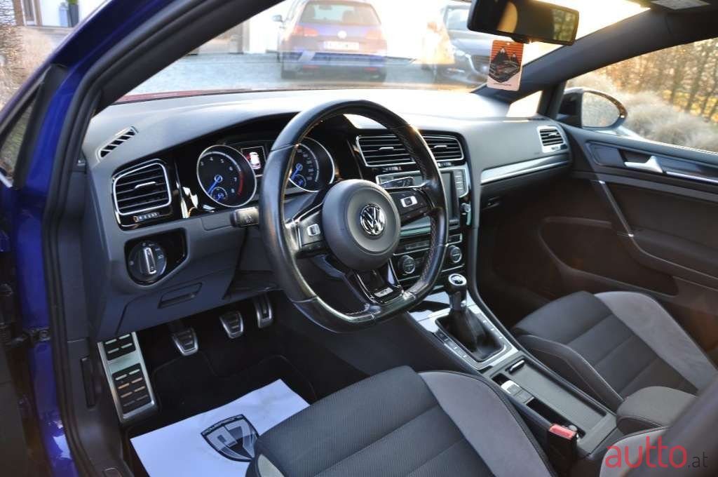 2014' Volkswagen Golf photo #2