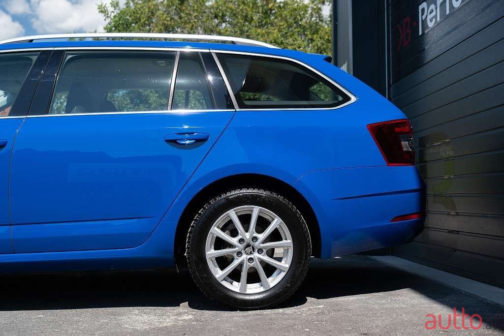 2019' Skoda Octavia photo #6