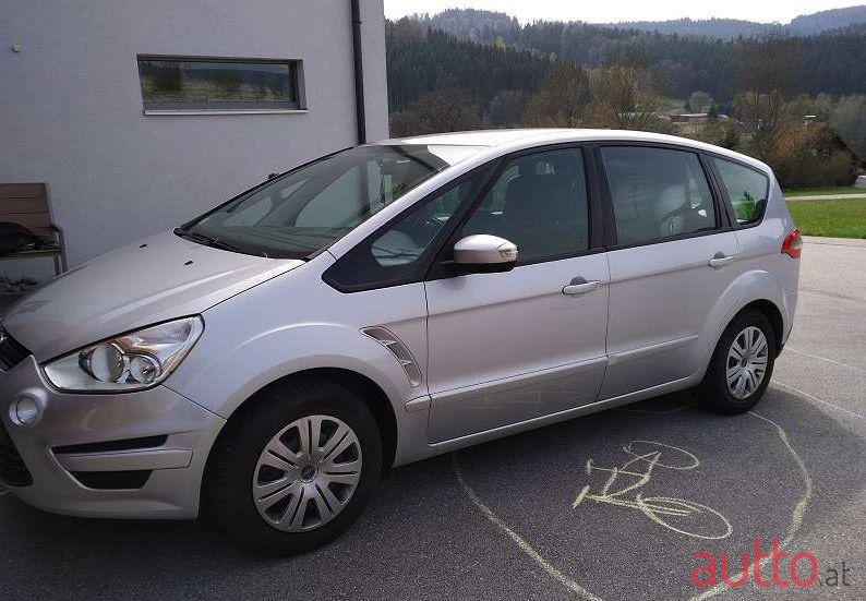 2013' Ford S-Max photo #1