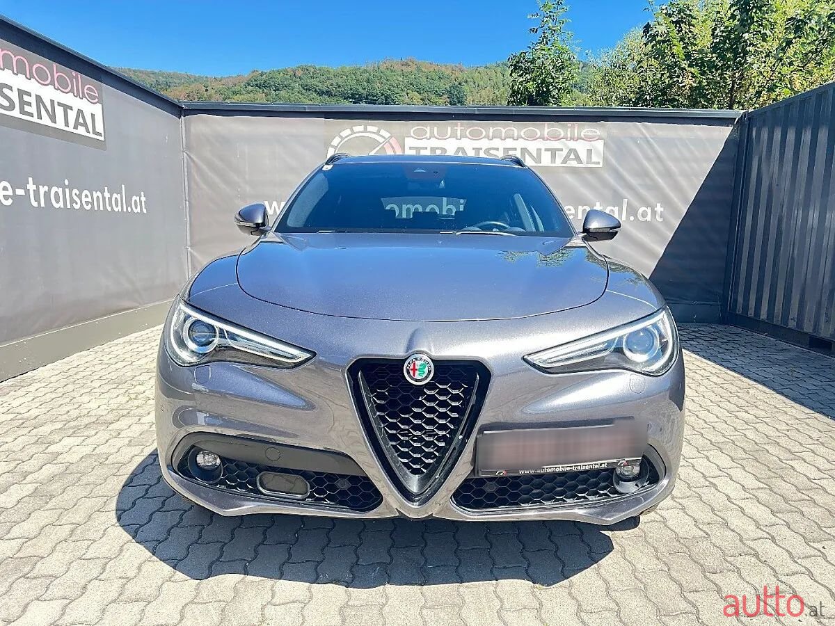 2022' Alfa Romeo Stelvio photo #2
