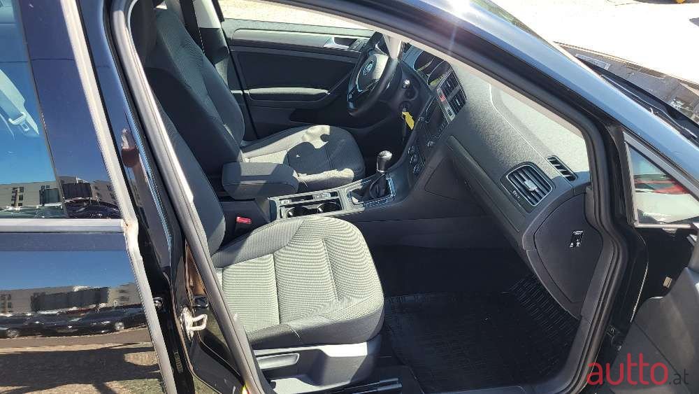 2013' Volkswagen Golf photo #6