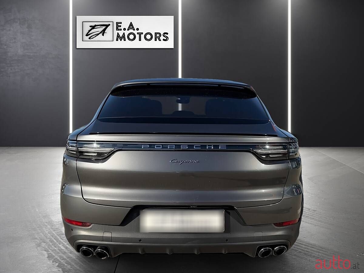 2021' Porsche Cayenne photo #6