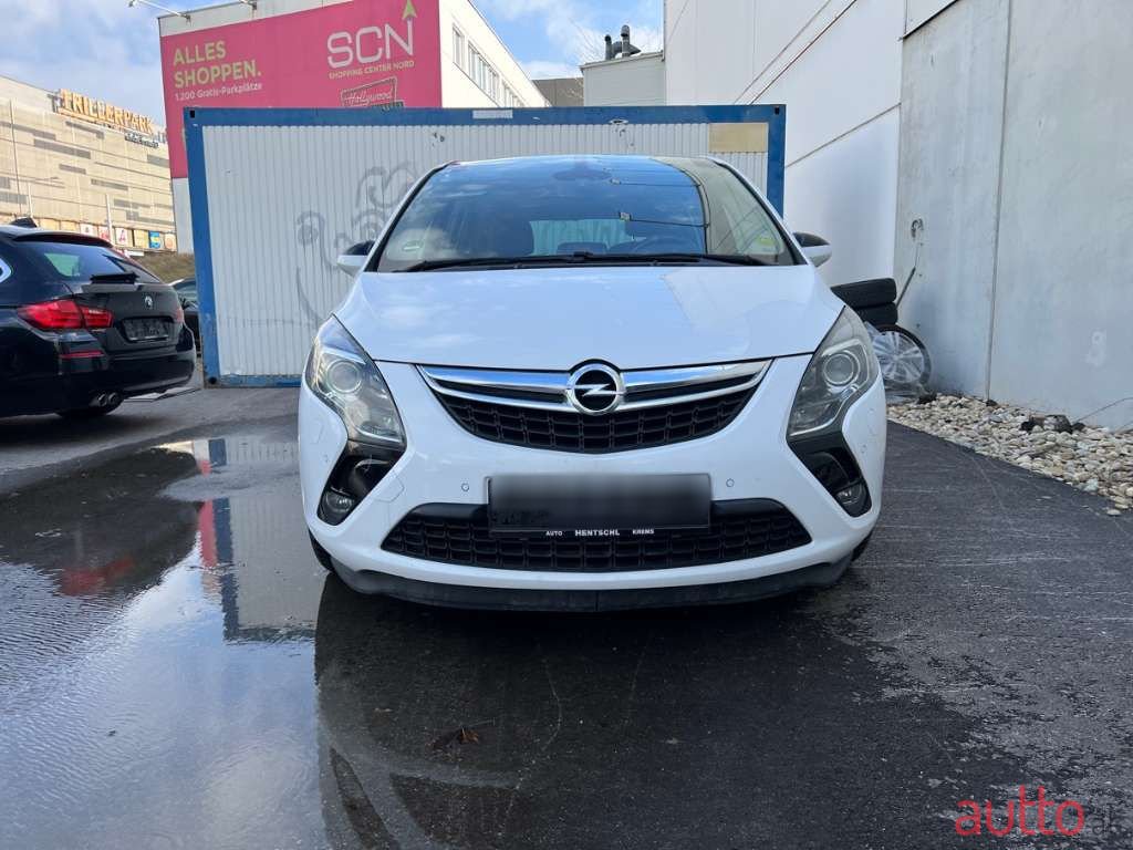 2016' Opel Zafira photo #2