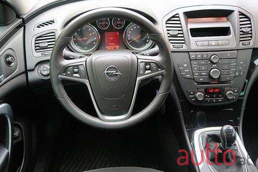 2009' Opel Insignia photo #2