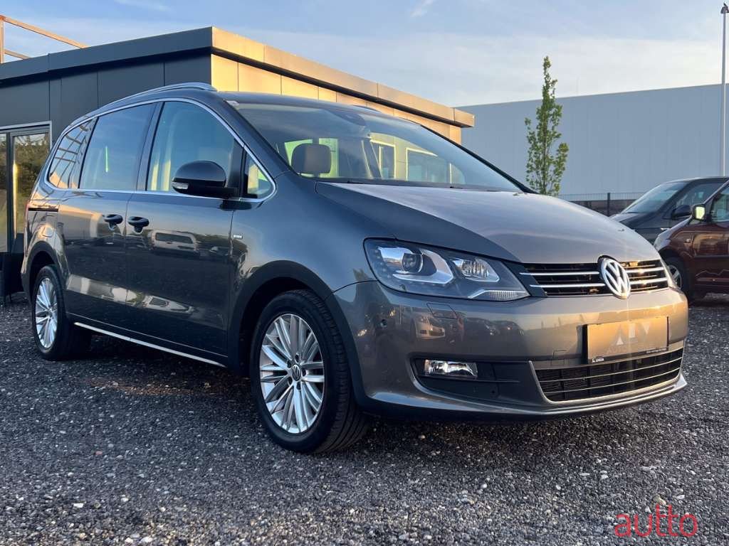 2014' Volkswagen Sharan photo #1