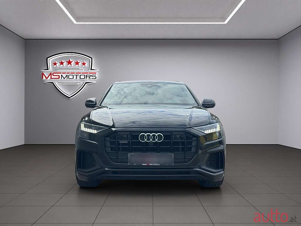 2019' Audi Q8 photo #2
