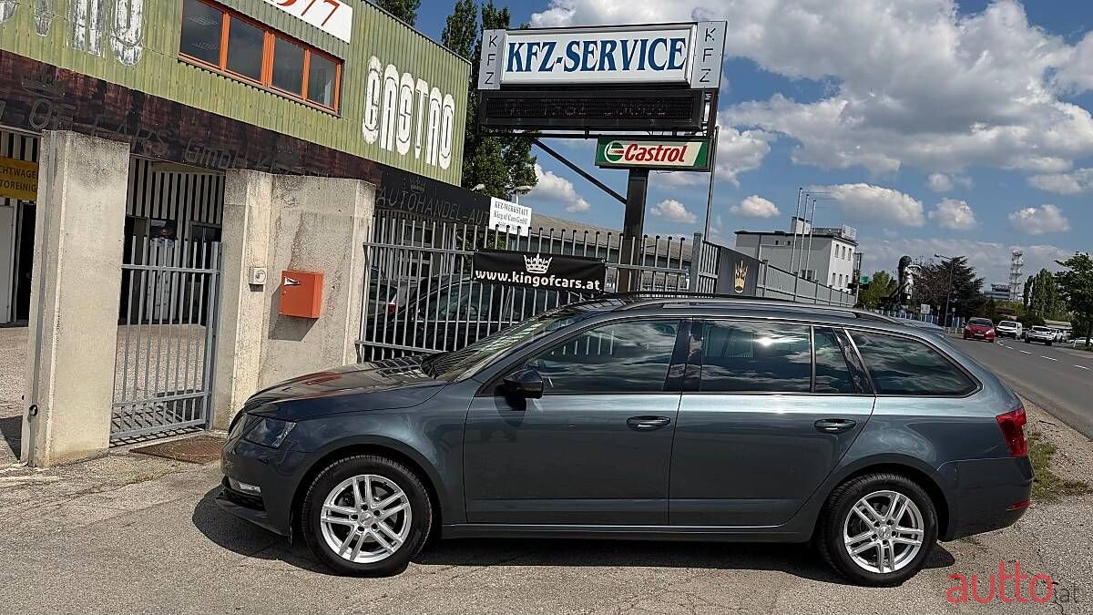 2019' Skoda Octavia photo #2