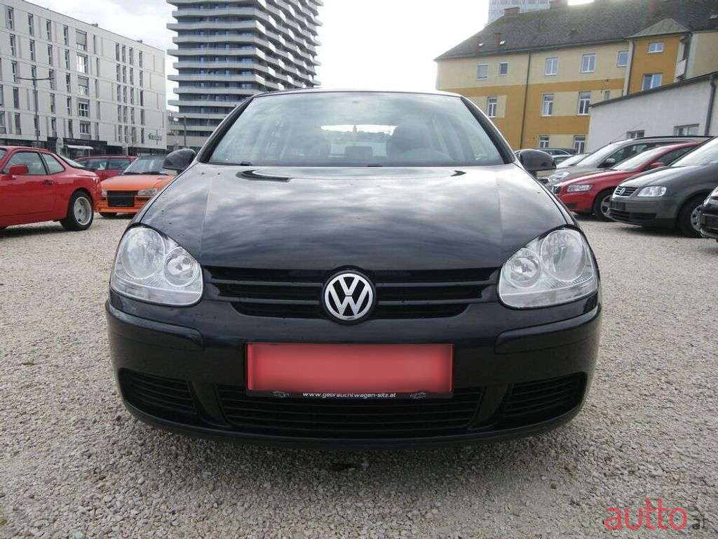 2008' Volkswagen Golf photo #5