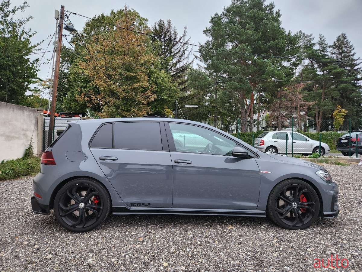 2019' Volkswagen Golf photo #6