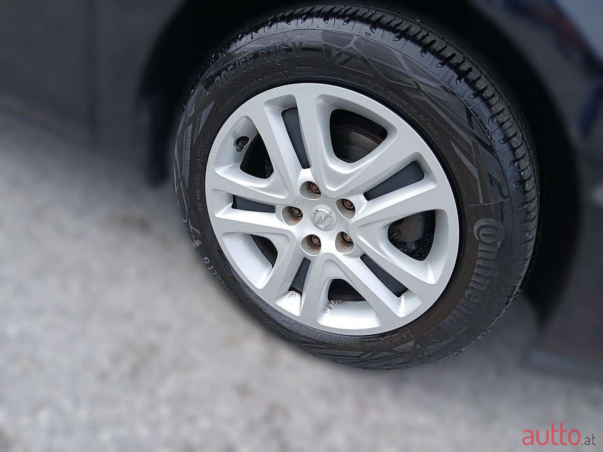 2018' Opel Astra photo #5